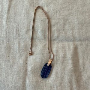Kendra Scott necklace